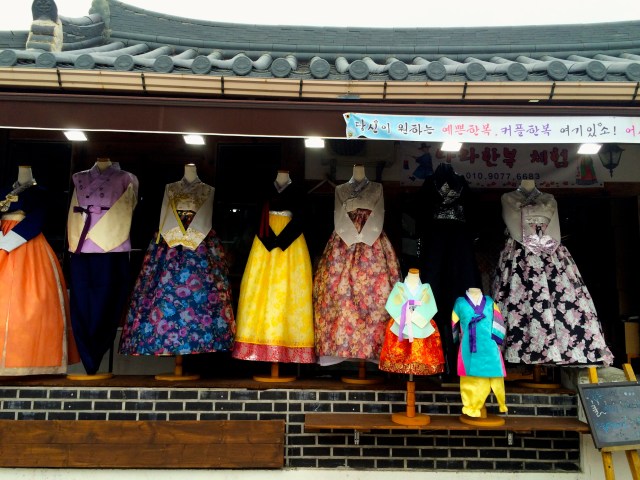hanboks (traditional Korean clothing) for rent
